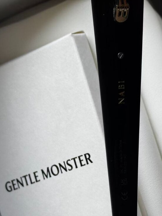 GENTLE MONSTER NABI Sunglasses - Black / Brown Tint main image 4